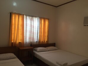 Chambre Standard (Airconditioned) | Literie fournie