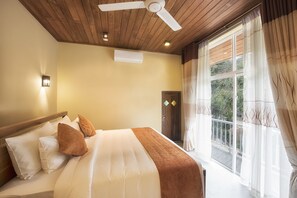 1 dormitorio, ropa de cama de alta calidad, caja fuerte y escritorio