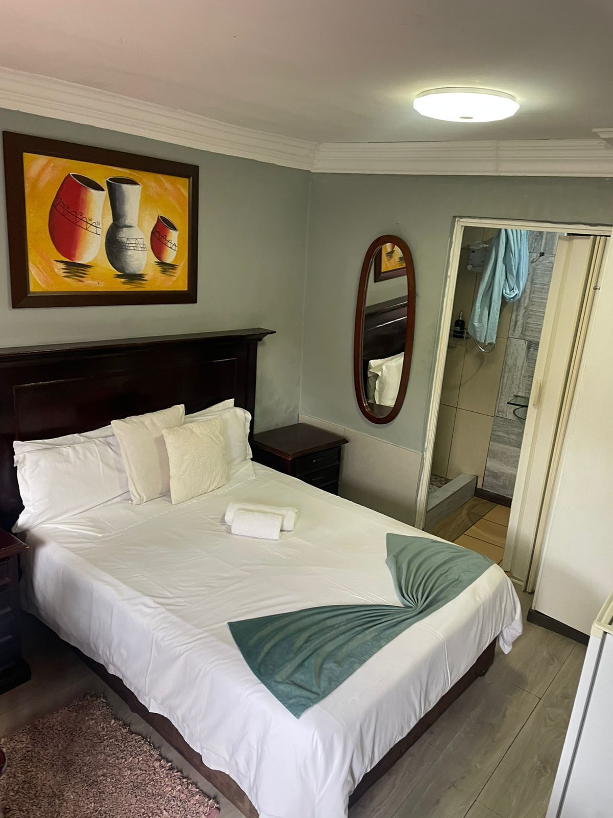 Standard Room, 1 Bedroom, Mountain View | 2 bedrooms, in-room safe, desk, iron/ironing board