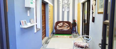 74-cm-Plasmafernseher mit Satellitenempfang, Fernseher