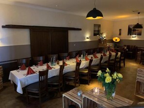Daily buffet breakfast for a fee - Pharos zur Seeve (Seevetal)