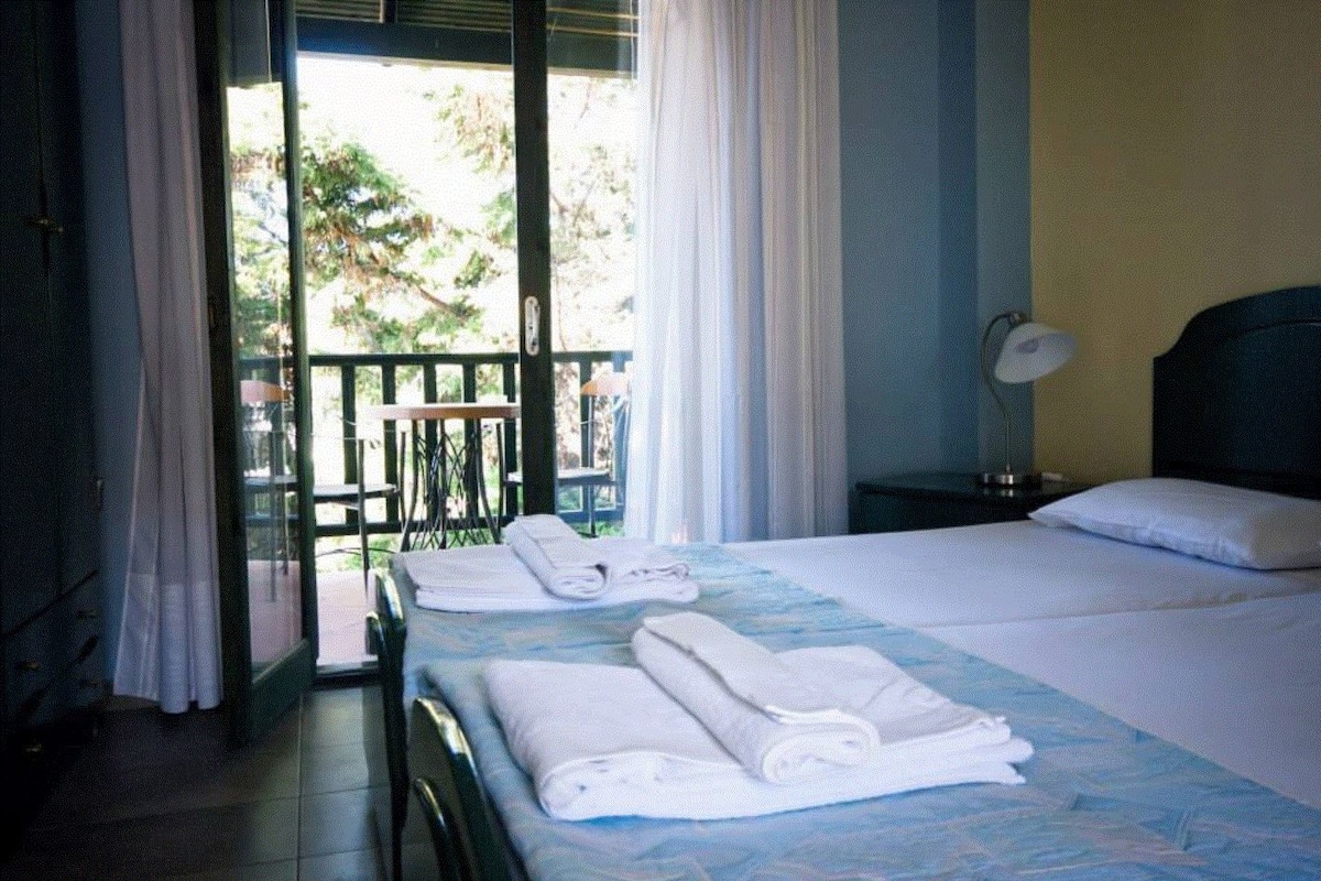 Double or Twin Room | Iron/ironing board, free cribs/infant beds, free WiFi, bed sheets