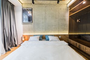 Suite | 2 bedrooms, premium bedding, minibar, individually decorated