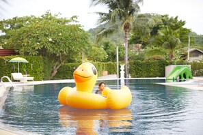 Outdoor pool, sun loungers - The Sun House (Hua Hin)