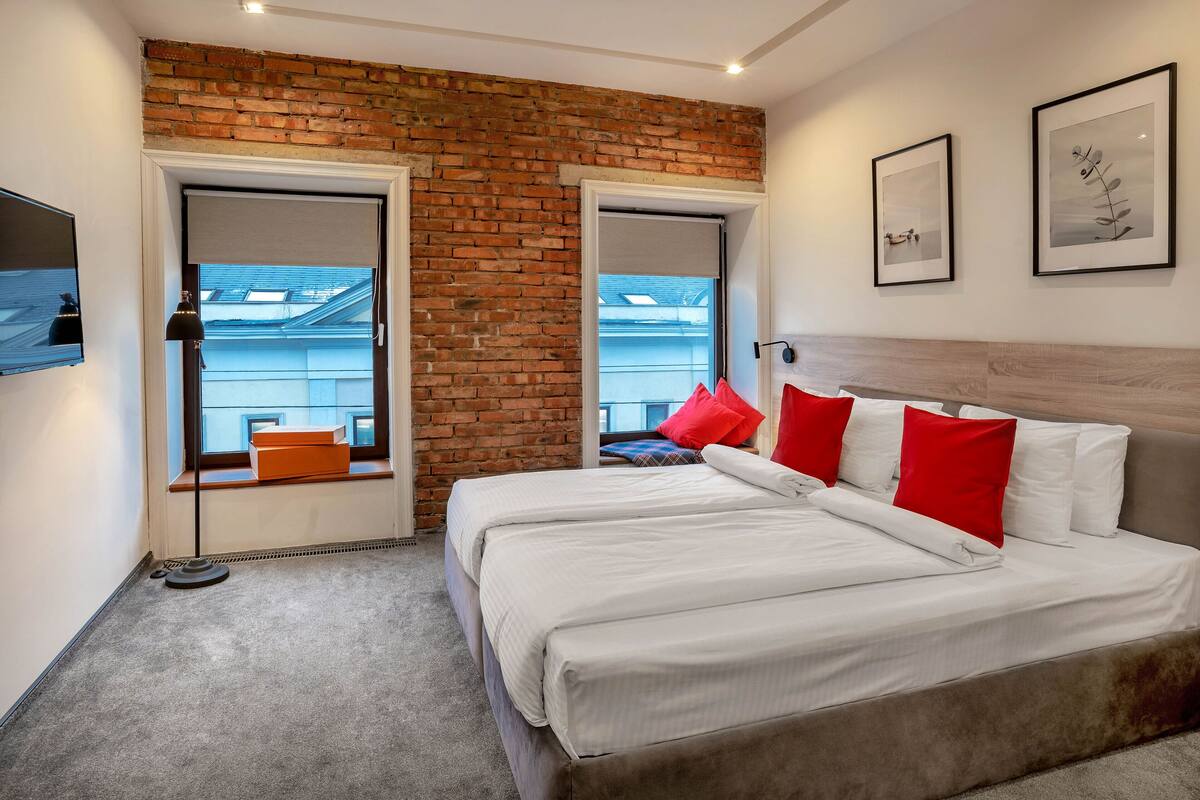 Deluxe Double Room | 1 bilik tidur, peralatan tempat tidur premium, bar mini