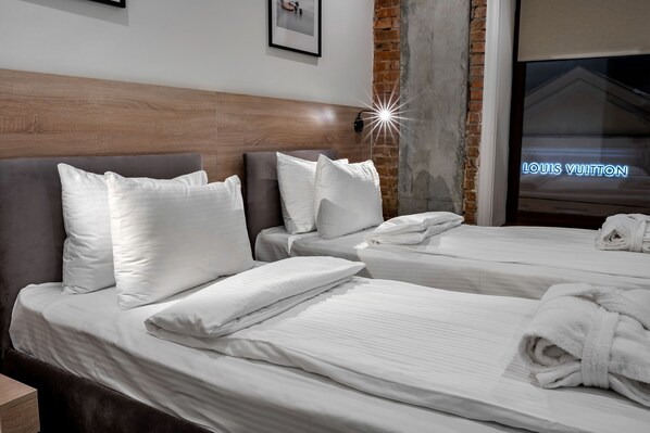 Deluxe Double Room | 1 bedroom, premium bedding, minibar, in-room safe