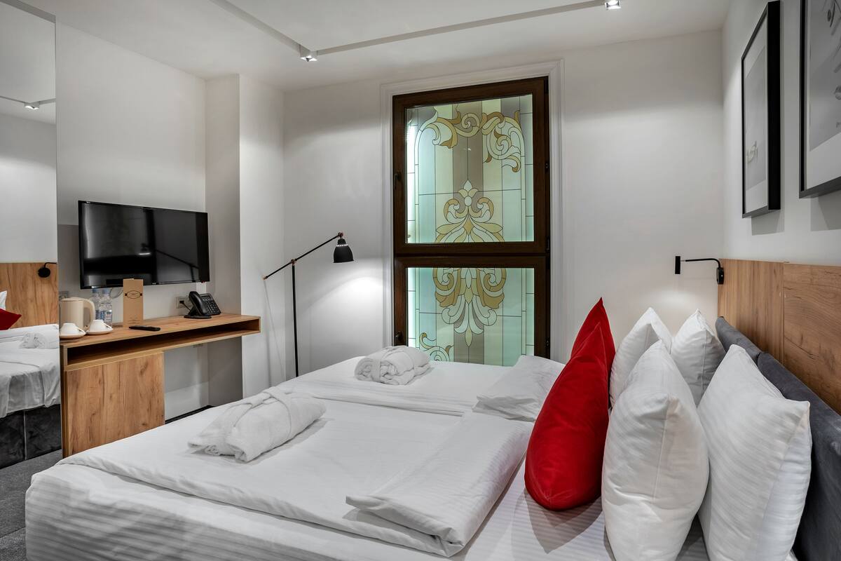 Standard Double or Twin, Without Window | 1 bedroom, premium bedding, minibar, in-room safe