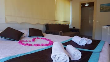 Family Quadruple Room | Free WiFi, bed sheets