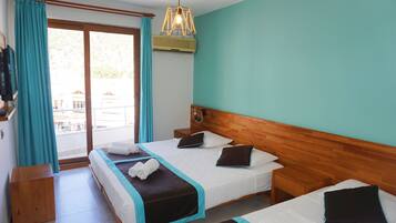 Standard Triple Room | Free WiFi, bed sheets