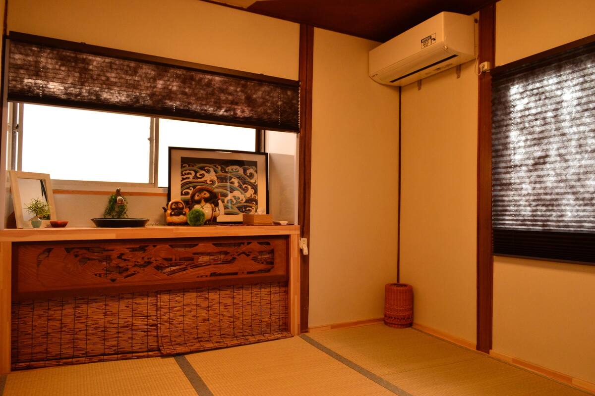 Japanese Style Single Room, Shared Bathroom | Down comforters, iron/ironing board (on request), WiFi (free)