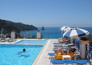 Outdoor pool - Lido Sofia Apartments (Corfu)
