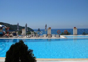 Outdoor pool - Lido Sofia Apartments (Corfu)