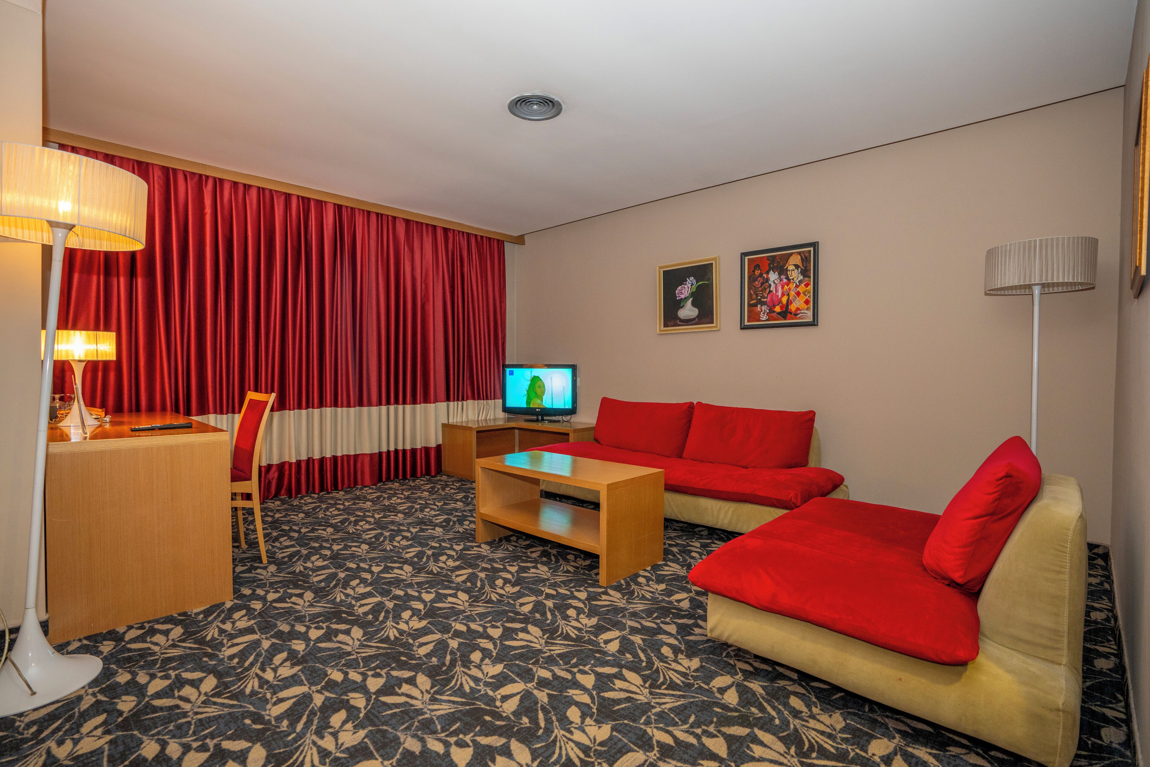 family room, multiple beds | 1 bedroom, minibar, in-room safe, soundproofing