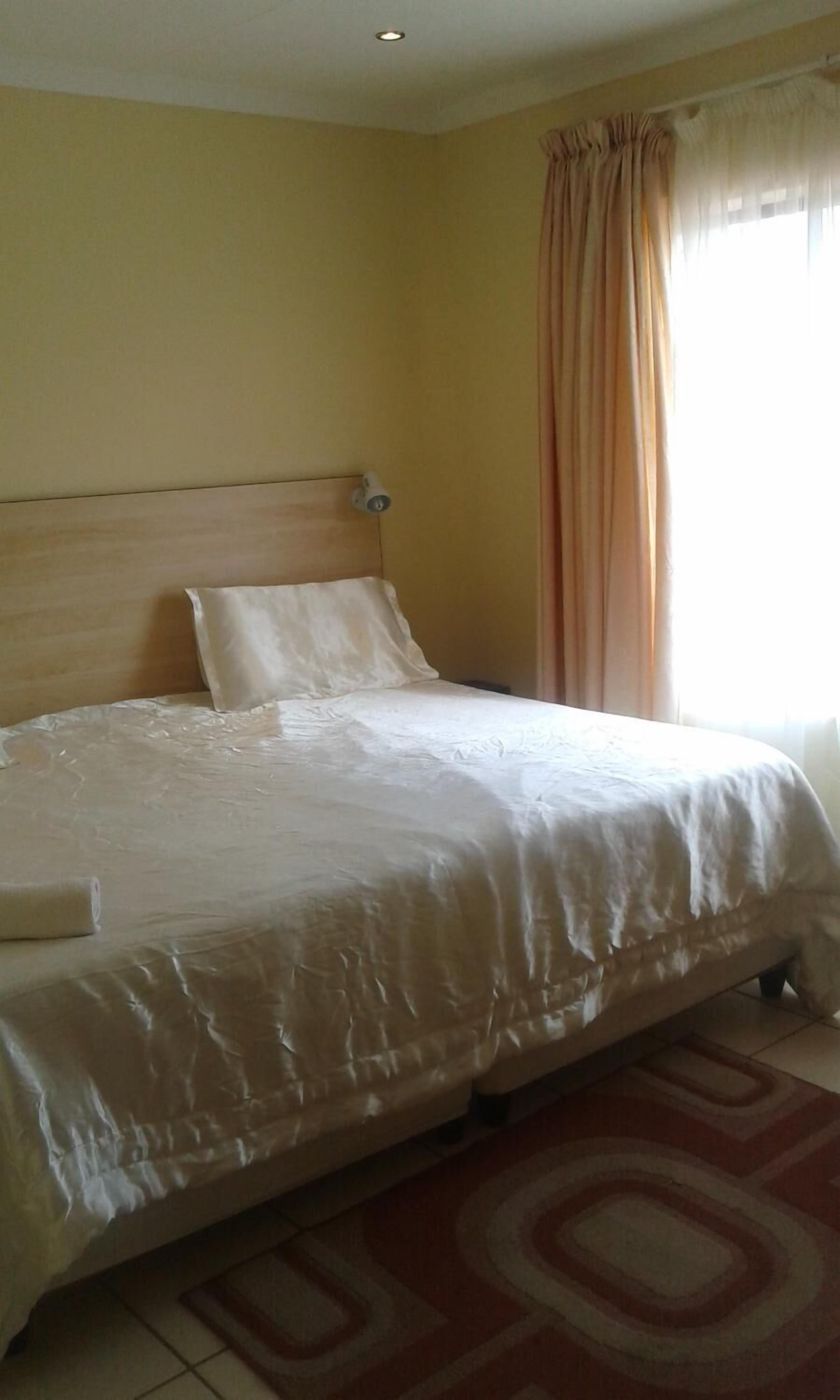 1 bedroom, in-room safe, desk, iron/ironing board