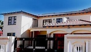 Exterior - ASDA Guest House (Moses Kotane)