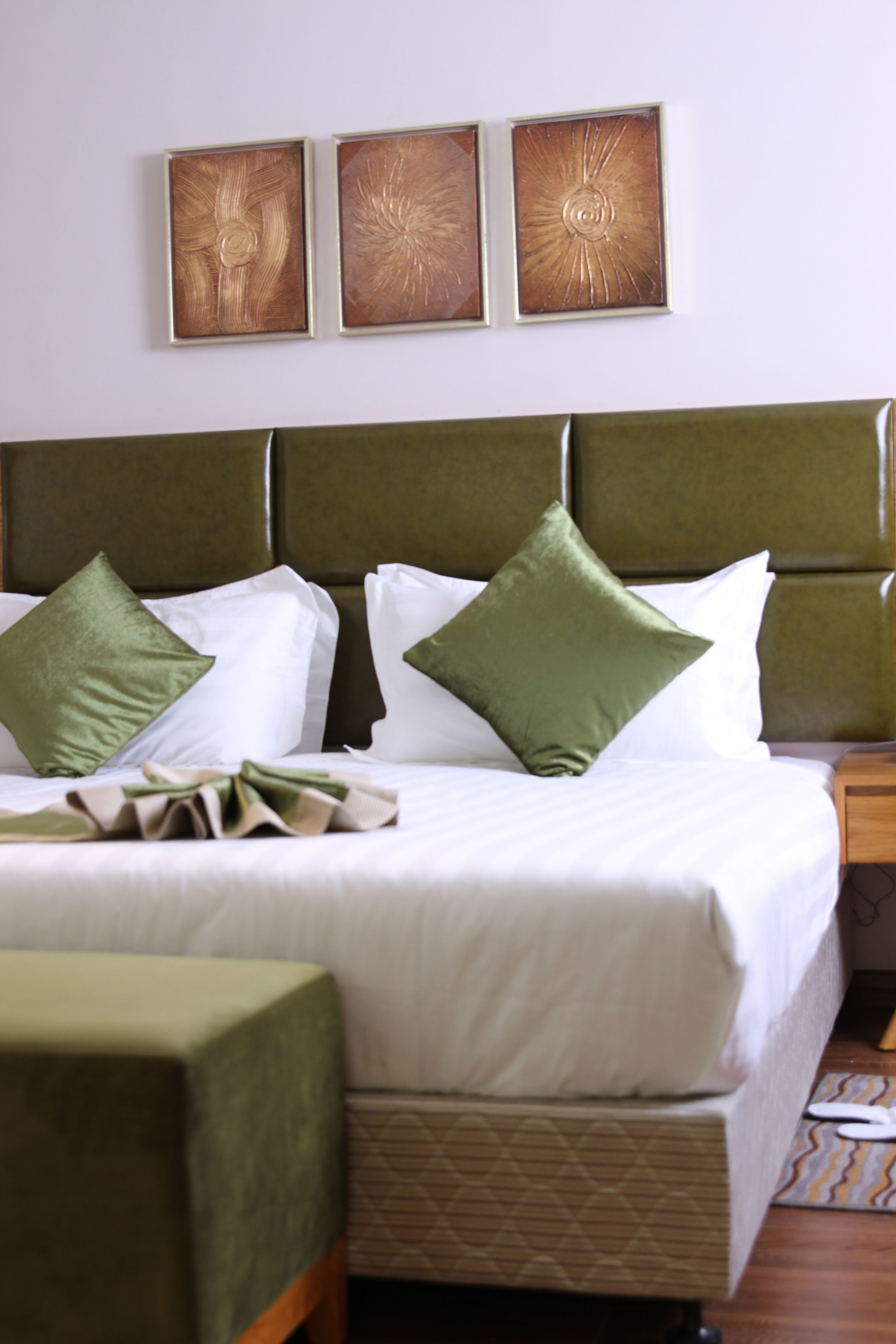 deluxe double room, 1 king bed | 1 bedroom, premium bedding, in-room safe, individually decorated