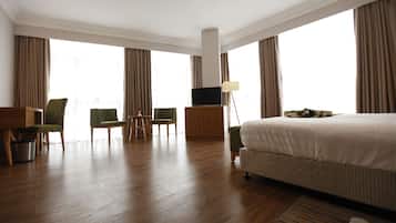 Deluxe Double Room, 1 King Bed | Premium bedding, in-room safe, individually decorated