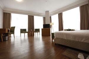 华丽双人房, 1 张特大床 | 高档床上用品、客房内保险箱、特色装修、特色家居