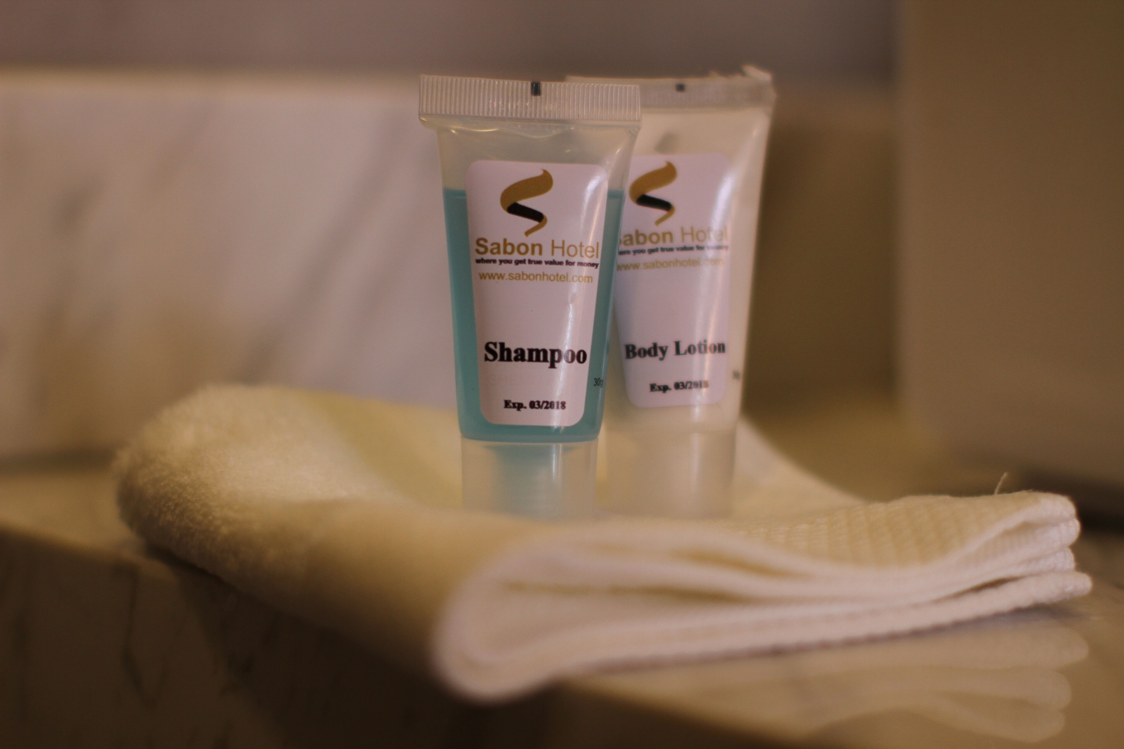 rainfall showerhead, free toiletries, hair dryer, slippers