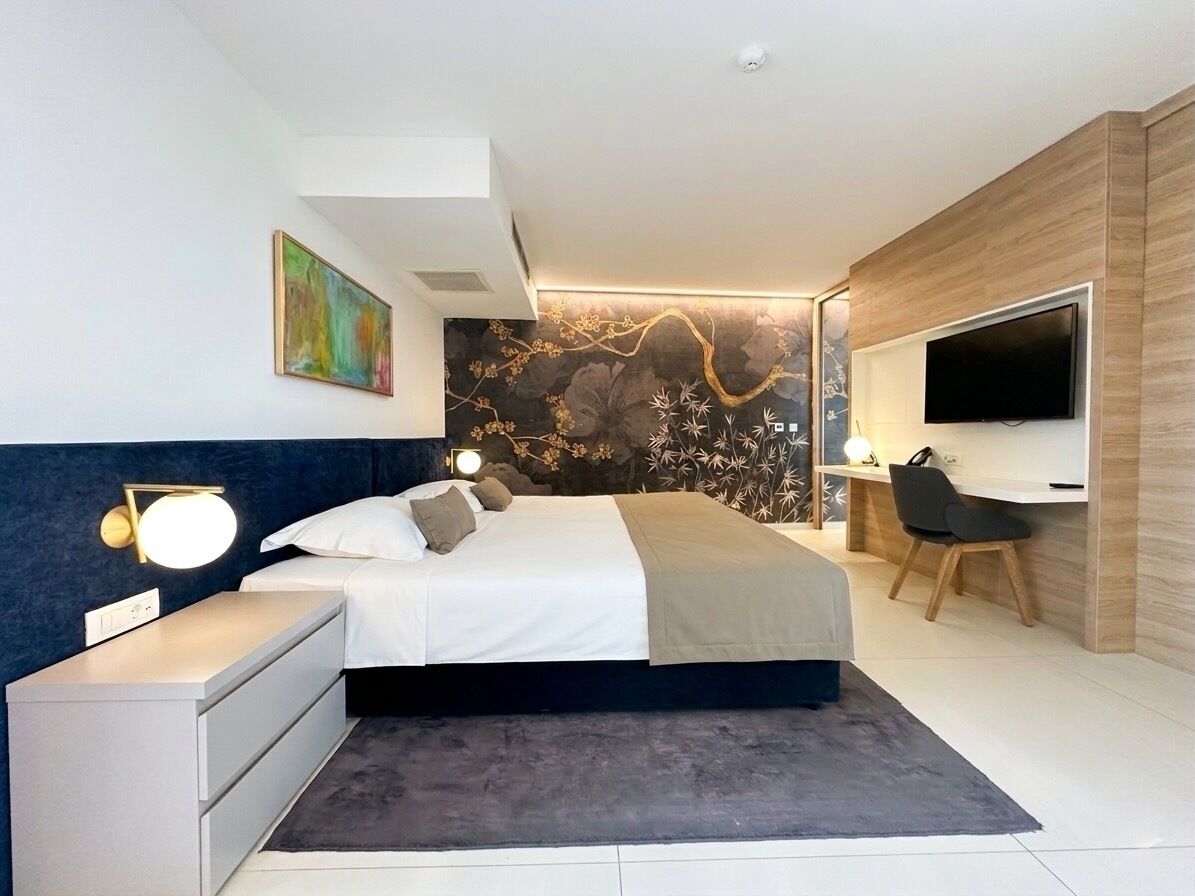 Deluxe Apartment, Balcony, Sea View | 1 bedroom, in-room safe, desk, soundproofing