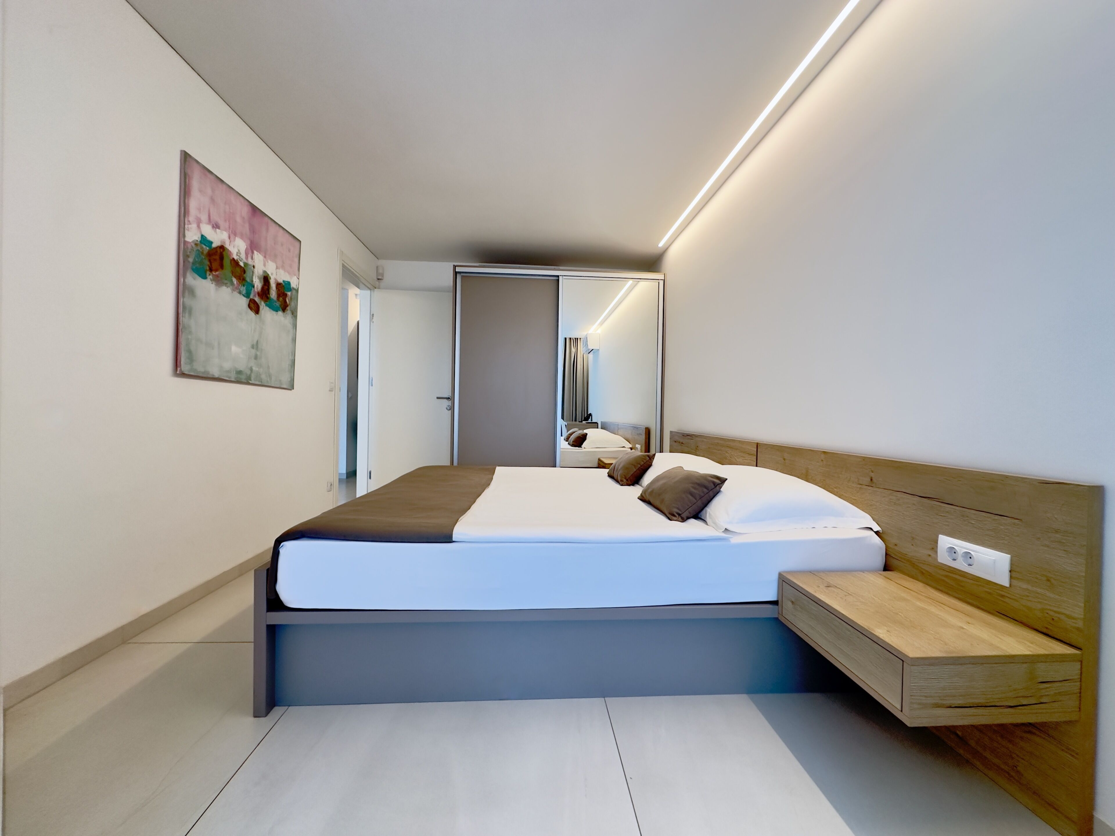 1 bedroom, in-room safe, desk, soundproofing
