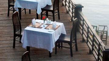 Breakfast, lunch, dinner served; local and international cuisine