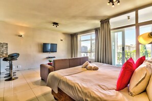 Studio | WiFi, bed sheets - Cascades II (Cape Town)