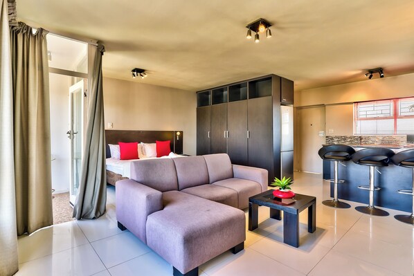 Studio | Living area - Cascades II (Cape Town)