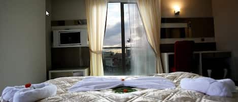 Suite | Minibar, desk, soundproofing, free WiFi