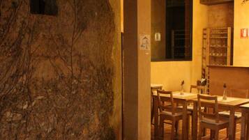 Se ofrece un desayuno bufé (7.50 EUR por persona)