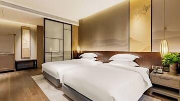 Premium bedding, minibar, in-room safe, desk