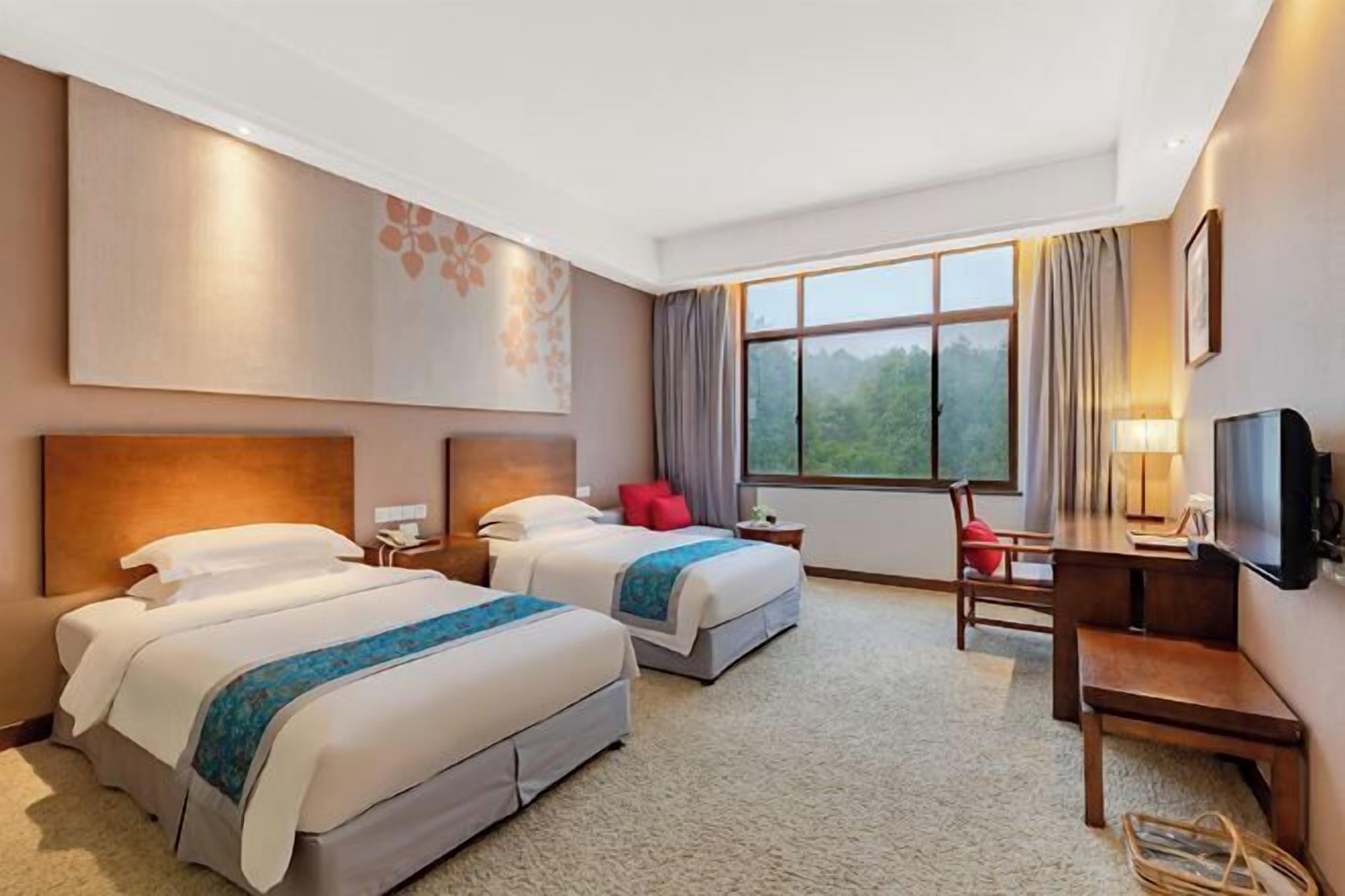 Premium bedding, minibar, in-room safe, desk