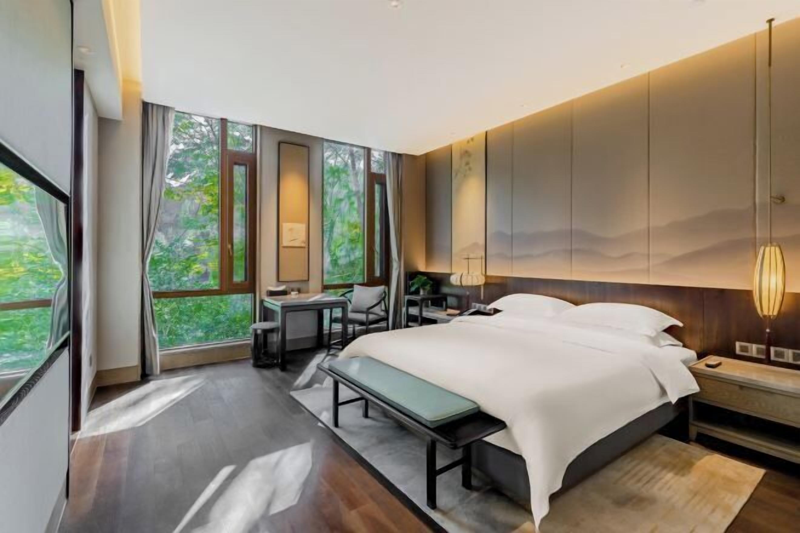 Ropa de cama de alta calidad y minibar 