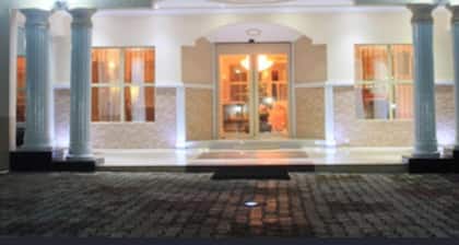 SDM Tavern and Suites
