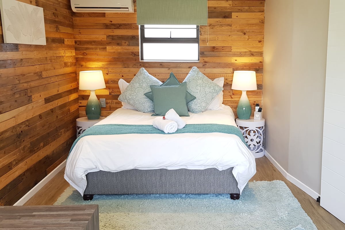 Executive tweepersoonskamer (The Woodland) | Luxe beddengoed, een bureau, een laptopwerkplek