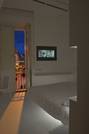 Ropa de cama de alta calidad y minibar 
