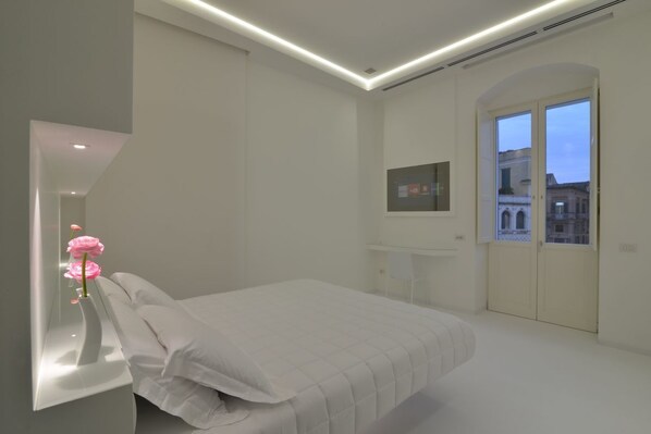 Chambre Double, balcon | Literie de qualité supérieure, minibar, coffres-forts dans les chambres
