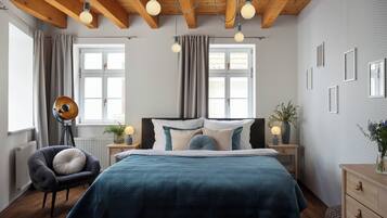 1 bedroom, blackout curtains, soundproofing, iron/ironing board