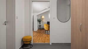 Leilighet – exclusive, 1 soverom | Oppholdsområde | Flatskjerm-TV