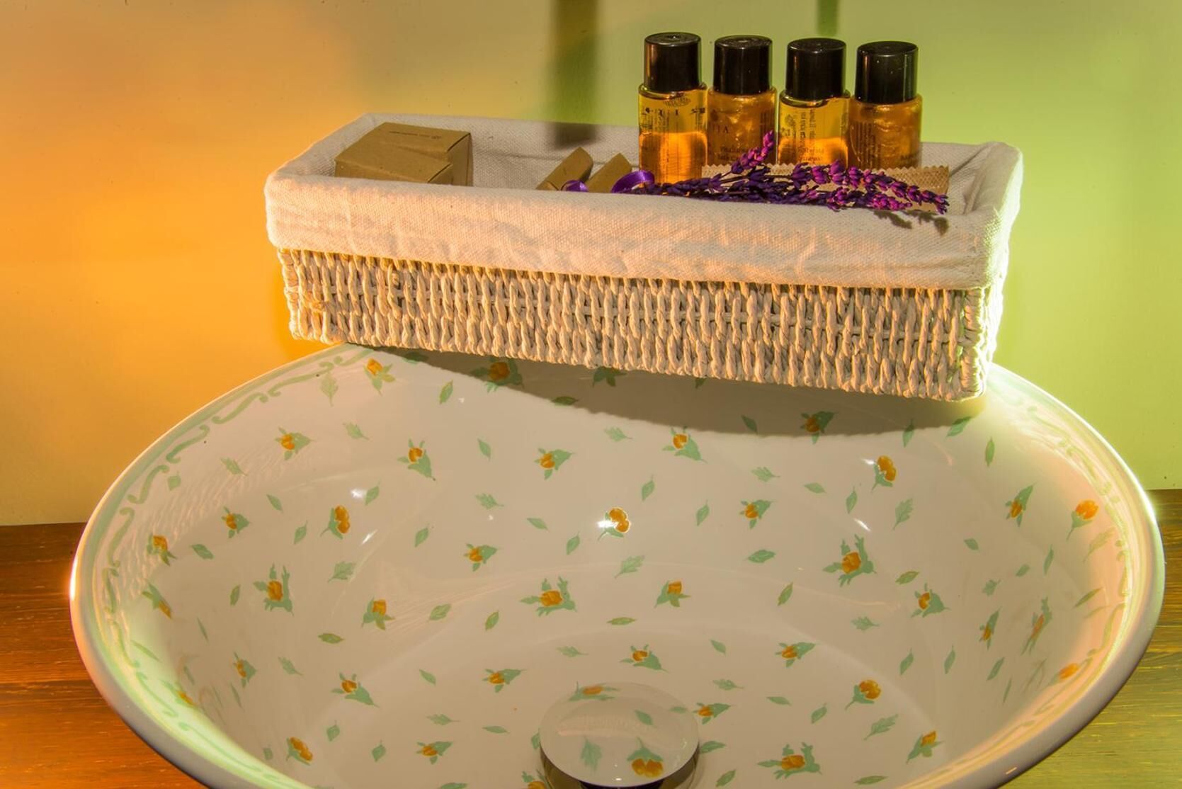 shower, free toiletries, bathrobes, slippers