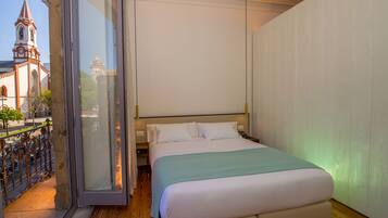 Minibar, escritorio, cortinas opacas y sistema de insonorización