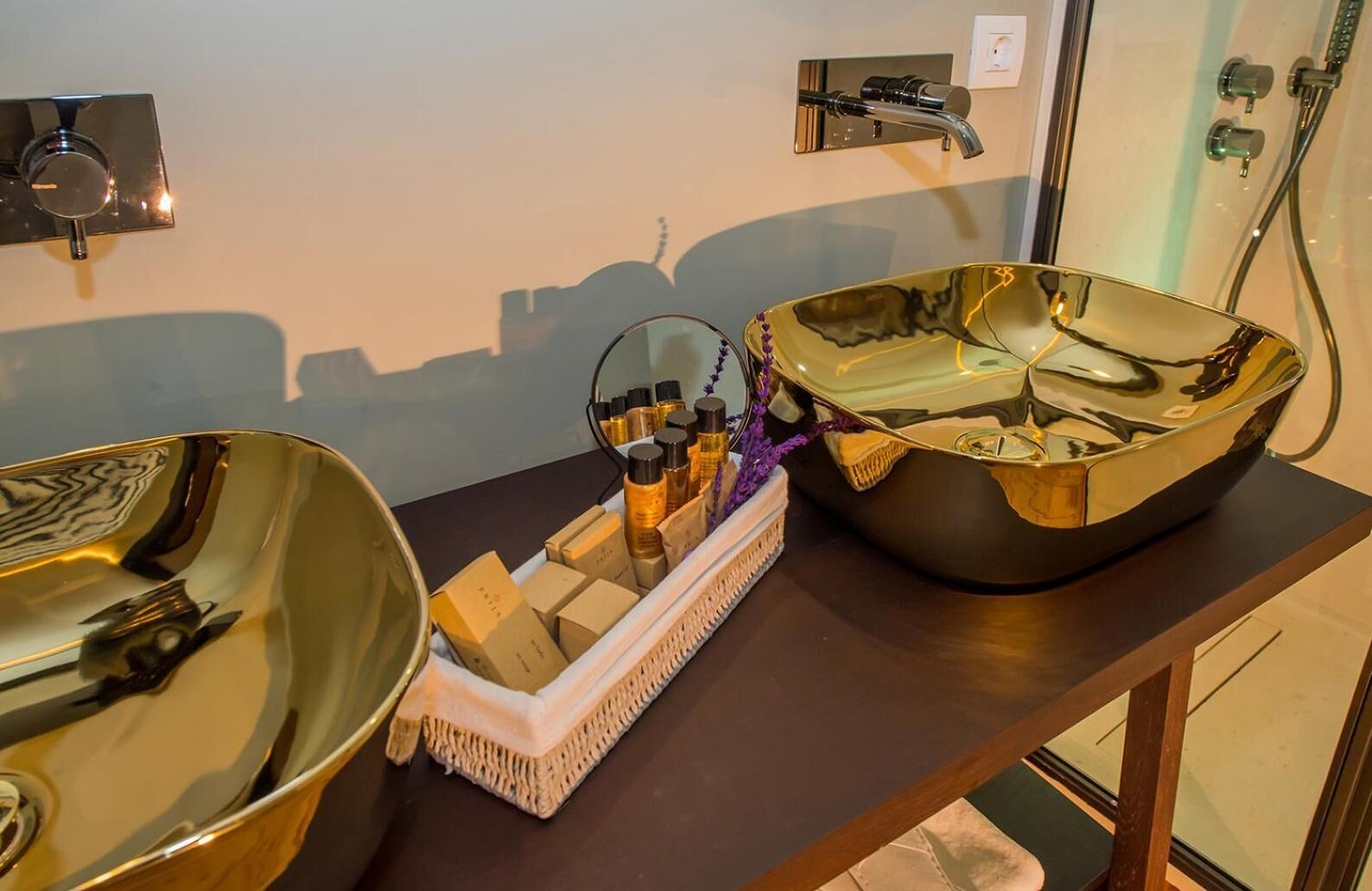 breakfast, lunch and dinner served