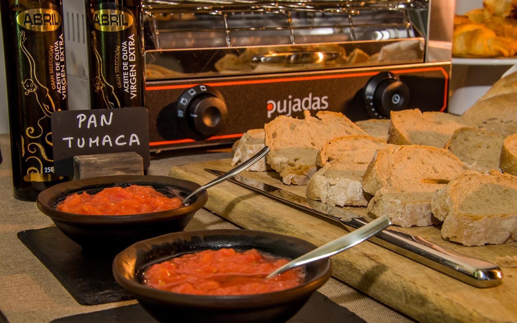 breakfast, lunch and dinner served