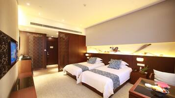Executive Twin Room | Premium bedding, minibar, in-room safe, desk