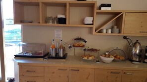 Free daily buffet breakfast