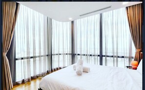 Luxury Apartment, 3 Bedrooms, River View