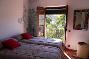 华丽双人房或双床房, 阳台, 山景 | 免费 WiFi、床单