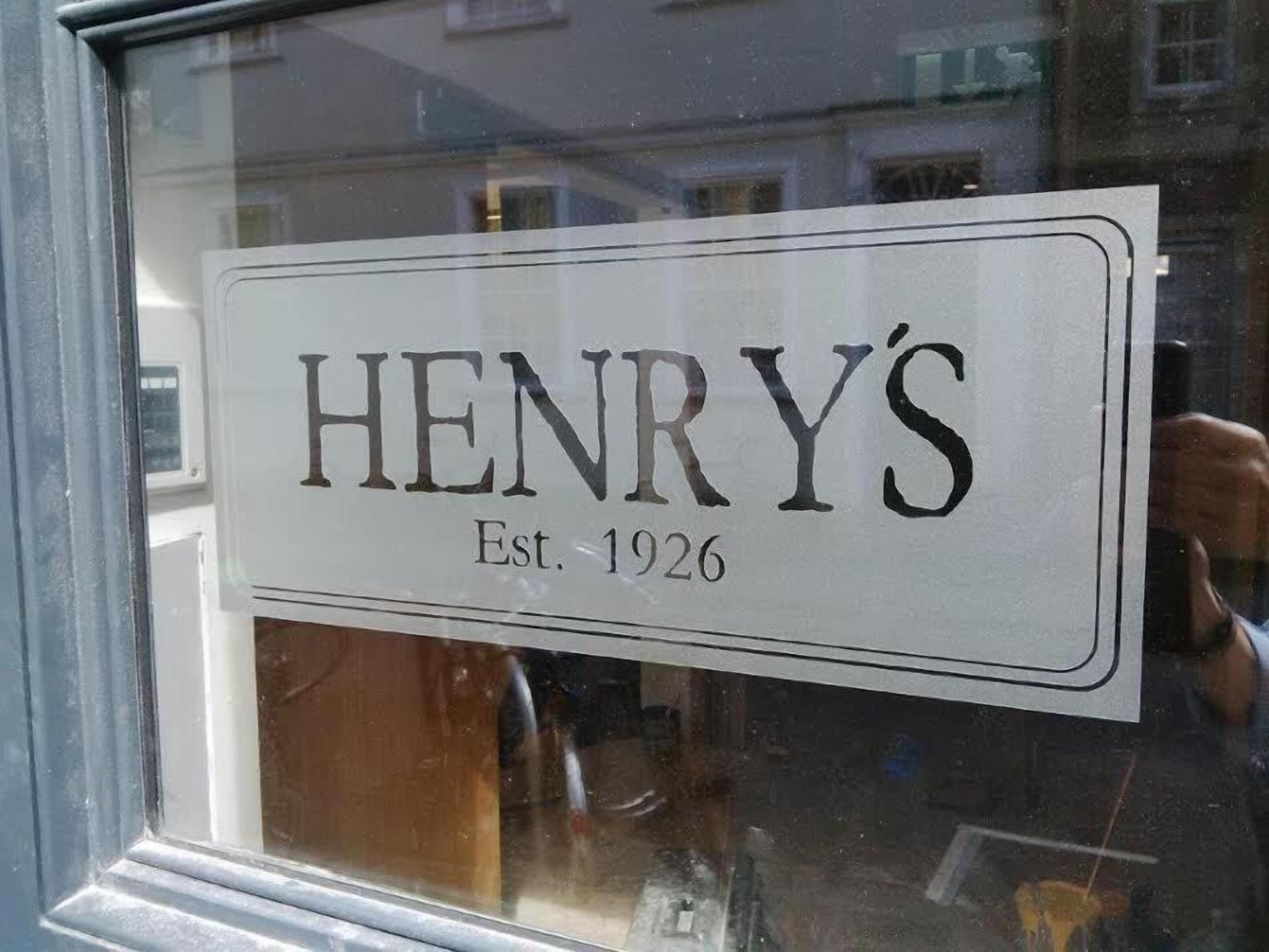 Foto - Henry's