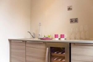 Máquina de café espresso y hervidor eléctrico