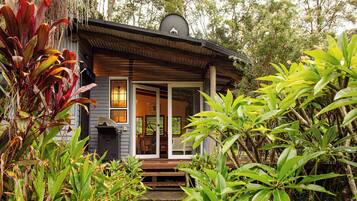 Romantic Cabin, 1 Bedroom, Bathtub, Garden View